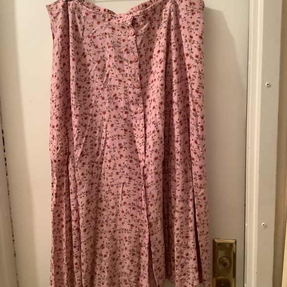 Plus size 24W casual; flowy button down skirt with elasticized waistband - Picture 5 of 10